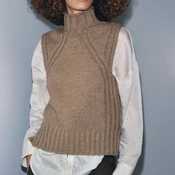 NWOT Zara wool blend high neck vest - Picture 2 of 9